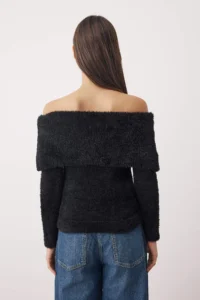 TRENDYOLMİLLA Black Carmen Collar Hairy/Beard Thread Knitwear Sweater - Image 4