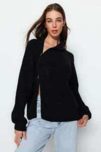 TRENDYOLMİLLA Black Zipper Detailed Knitwear Sweater - Image 2