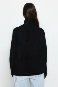 TRENDYOLMİLLA Black Zipper Detailed Knitwear Sweater - Image 5