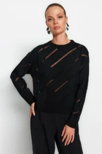 TRENDYOLMİLLA Black Cellular/Delikli Knitwear Sweater