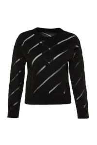 TRENDYOLMİLLA Black Cellular/Delikli Knitwear Sweater - Image 6