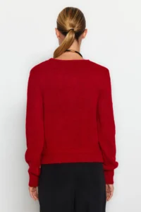 TRENDYOLMİLLA Red Soft textured Double breasted Knitwear Sweater - Image 5