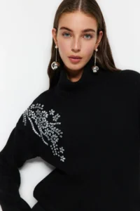 TRENDYOLMİLLA Black Soft textured Stone Detailed Turtleneck Knitwear Sweater