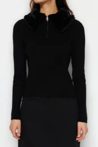 TRENDYOLMİLLA Black Polo Shirt Collar Faux Fur Detailed Knitwear Sweater - Image 4
