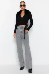 TRENDYOLMİLLA Black Crop Faux Fur Detailed Knitwear Sweater - Image 2