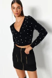 TRENDYOLMİLLA Black Super Crop Hairy/Beard Thread Pearl Detailed Knitwear Sweater - Image 2