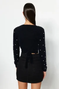 TRENDYOLMİLLA Black Super Crop Hairy/Beard Thread Pearl Detailed Knitwear Sweater - Image 4