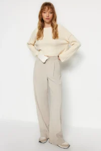 TRENDYOLMİLLA Ecru Super Crop Basic Knitwear Sweater - Image 3