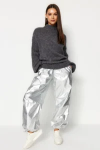 TRENDYOLMİLLA Anthracite Soft textured Thick Crew Neck Knitwear Sweater - Image 2