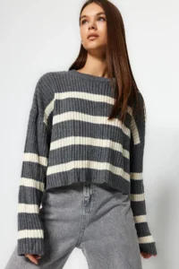 TRENDYOLMİLLA Anthracite Crop Wide Pattern Striped Knitwear Sweater - Image 3