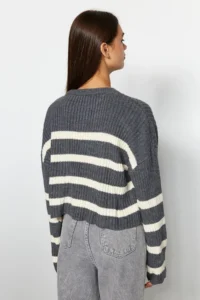 TRENDYOLMİLLA Anthracite Crop Wide Pattern Striped Knitwear Sweater - Image 5