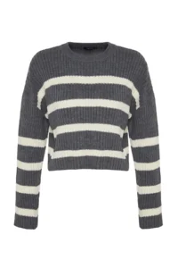 TRENDYOLMİLLA Anthracite Crop Wide Pattern Striped Knitwear Sweater - Image 7