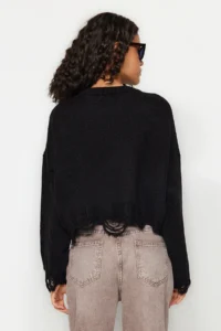 TRENDYOLMİLLA Black Crop Wide Pattern Soft textured Flowing Detailed Knitwear Sweater - Image 6