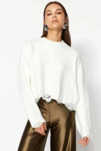 TRENDYOLMİLLA Ecru Crop Wide Pattern Soft textured Flow Detailed Knitwear Sweater - Image 10