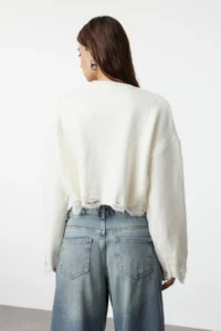 TRENDYOLMİLLA Ecru Crop Wide Pattern Soft textured Flow Detailed Knitwear Sweater - Image 9