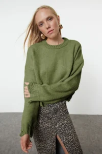 TRENDYOLMİLLA Khaki Crop Wide Pattern Soft textured Flowing Detailed Knitwear Sweater