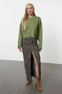 TRENDYOLMİLLA Khaki Crop Wide Pattern Soft textured Flowing Detailed Knitwear Sweater - Image 2