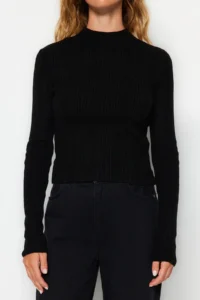 TRENDYOLMİLLA Black High Neck Basic Plain Knitwear Sweater - Image 4