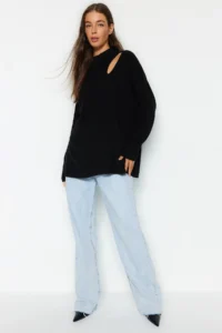 TRENDYOLMİLLA Black Wide Pattern Pencere/Cut Out Knitwear Sweater - Image 2