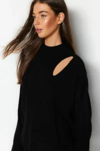 TRENDYOLMİLLA Black Wide Pattern Pencere/Cut Out Knitwear Sweater - Image 3