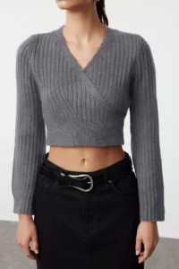 TRENDYOLMİLLA Anthracite Crop Soft textured Double breasted Knitwear Sweater - Image 3