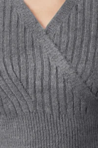 TRENDYOLMİLLA Anthracite Crop Soft textured Double breasted Knitwear Sweater - Image 4