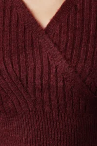 TRENDYOLMİLLA Burgundy Crop Soft textured Double breasted Knitwear Sweater - Image 3