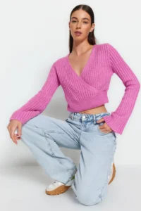 TRENDYOLMİLLA PINK Crop Soft textured Double breasted Knitwear Sweater - Image 3