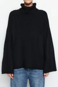 TRENDYOLMİLLA Black Soft textured Turtleneck Wide Pattern Knitwear Sweater - Image 4