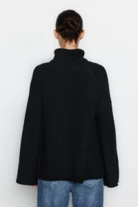 TRENDYOLMİLLA Black Soft textured Turtleneck Wide Pattern Knitwear Sweater - Image 5