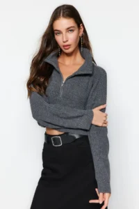TRENDYOLMİLLA Anthracite Super Crop Zippered Knitwear Sweater - Image 2