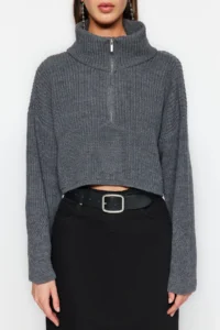 TRENDYOLMİLLA Anthracite Super Crop Zippered Knitwear Sweater - Image 5