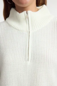 TRENDYOLMİLLA Ecru Super Crop Zippered Knitwear Sweater - Image 3