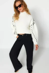 TRENDYOLMİLLA Ecru Soft textured Wide Pattern Thread Detailed Crop Knitwear Sweater - Image 2