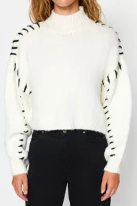 TRENDYOLMİLLA Ecru Soft textured Wide Pattern Thread Detailed Crop Knitwear Sweater - Image 4