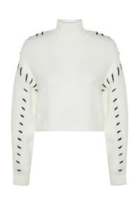 TRENDYOLMİLLA Ecru Soft textured Wide Pattern Thread Detailed Crop Knitwear Sweater - Image 6