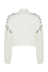 TRENDYOLMİLLA Ecru Soft textured Wide Pattern Thread Detailed Crop Knitwear Sweater - Image 8