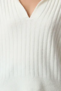 TRENDYOLMİLLA Ecru Soft textured Polo Shirt Collar Knitwear Sweater - Image 3
