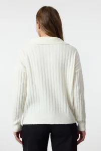 TRENDYOLMİLLA Ecru Soft textured Polo Shirt Collar Knitwear Sweater - Image 5