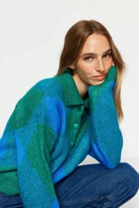 TRENDYOLMİLLA Green Wide Pattern Polo Shirt Collar Baklava Patterned Knitwear Sweater - Image 3