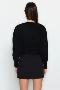 TRENDYOLMİLLA Black Double breasted Collar Crop Knitwear Sweater - Image 5