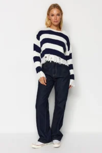 TRENDYOLMİLLA Ecru Crop Wide Pattern Striped Flow Detailed Knitwear Sweater - Image 3