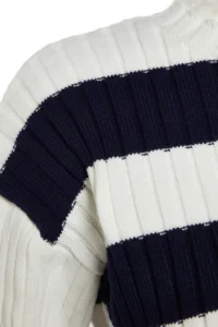 TRENDYOLMİLLA Ecru Crop Wide Pattern Striped Flow Detailed Knitwear Sweater - Image 7