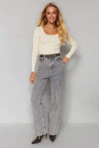 TRENDYOLMİLLA Stone Crop Square Neck Knitwear Sweater - Image 3