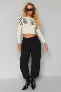 TRENDYOLMİLLA Stone Crop Striped Knitwear Sweater - Image 2