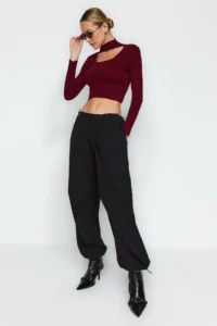 TRENDYOLMİLLA Burgundy Crop High Neck Knitwear Sweater - Image 2