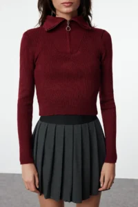 TRENDYOLMİLLA Burgundy Crop Zipper Detailed Knitwear Sweater - Image 4