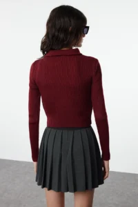 TRENDYOLMİLLA Burgundy Crop Zipper Detailed Knitwear Sweater - Image 5