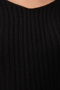TRENDYOLMİLLA Black Crop Basic V-neck Knitwear Sweater - Image 7
