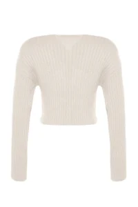 TRENDYOLMİLLA Ecru Crop Basic V-neck Knitwear Sweater - Image 12